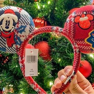 New Spirit Jersey Holiday Mickey